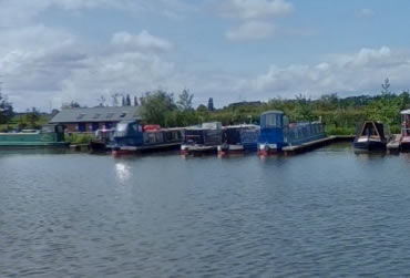 Kings Orchard Marina. A UK Canal Boating Location Kings Orchard Marina. A UK Canal Boating Location